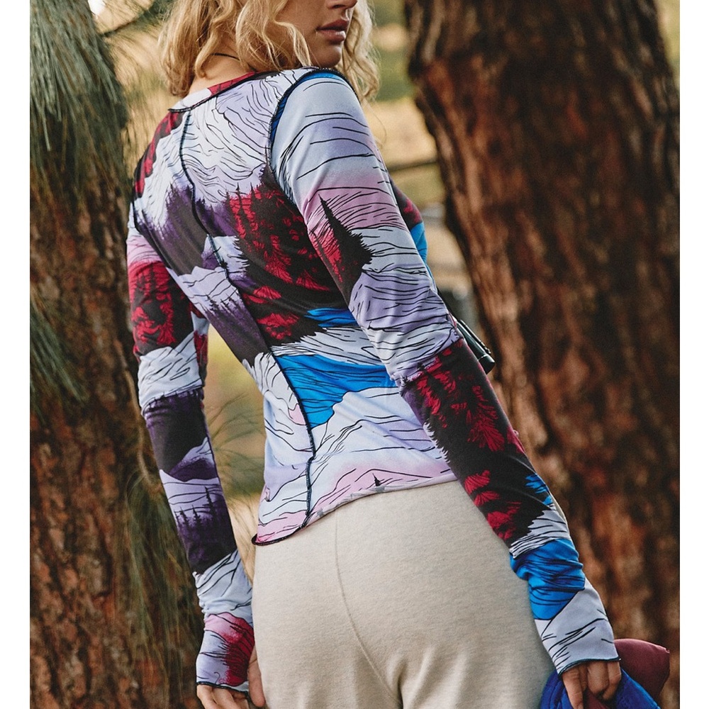 FP MOVEMENT PRINTED RIGHT ON RUN LONG SLEEVE LAYER - Picture 7 of 9